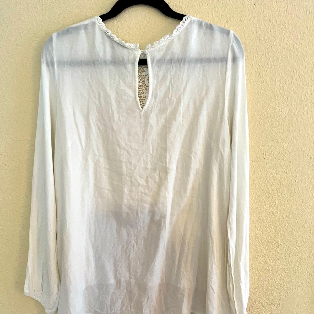Off white top